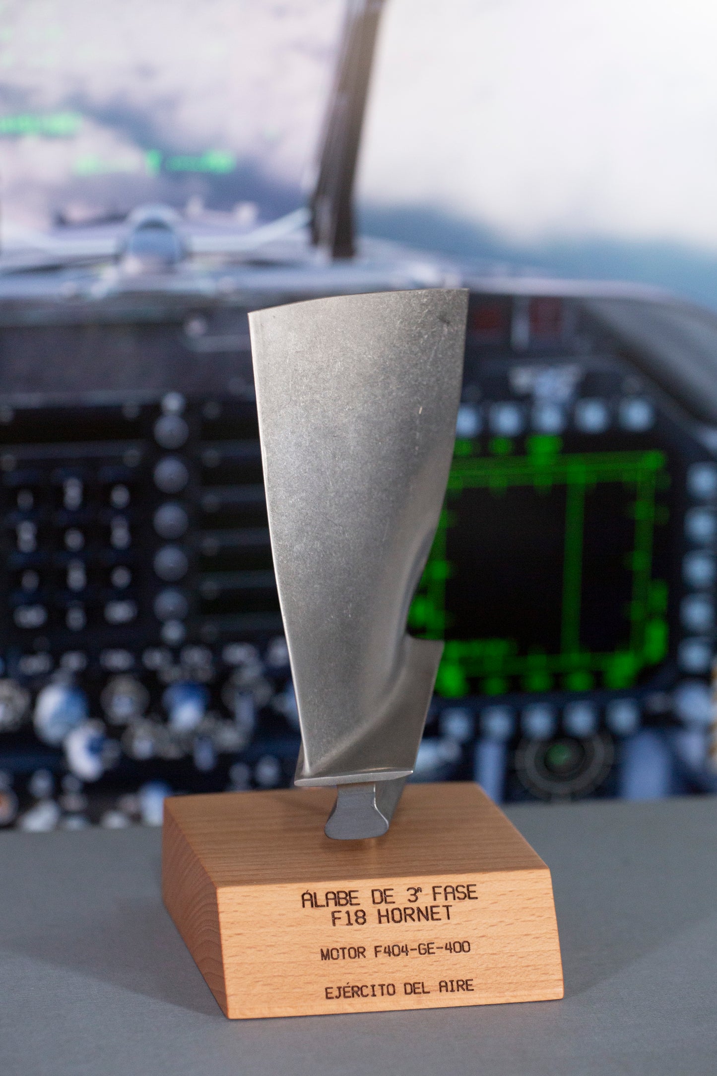 Álabe de 3ª fase grande - F18 Hornet