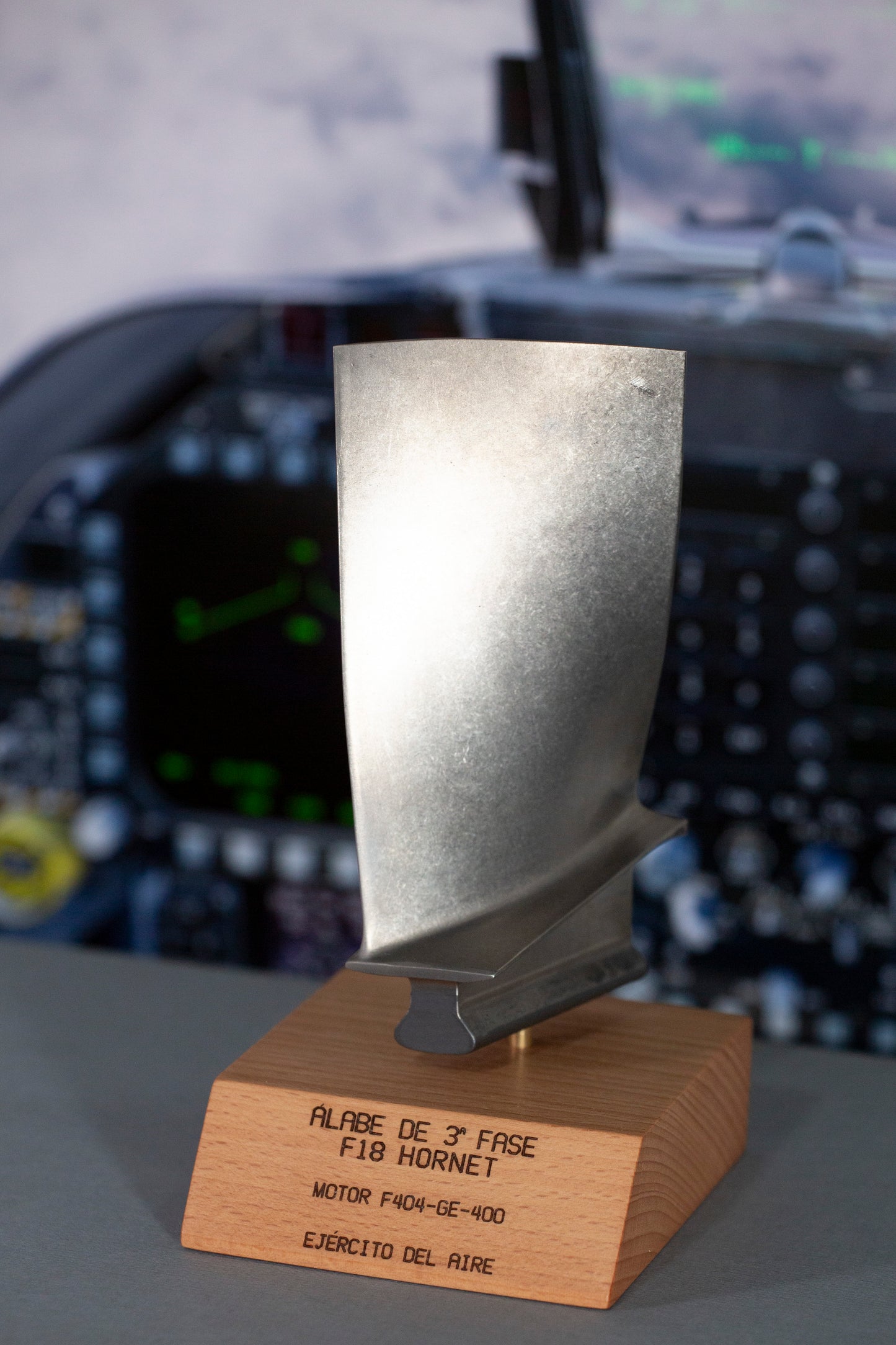 Álabe de 3ª fase grande - F18 Hornet